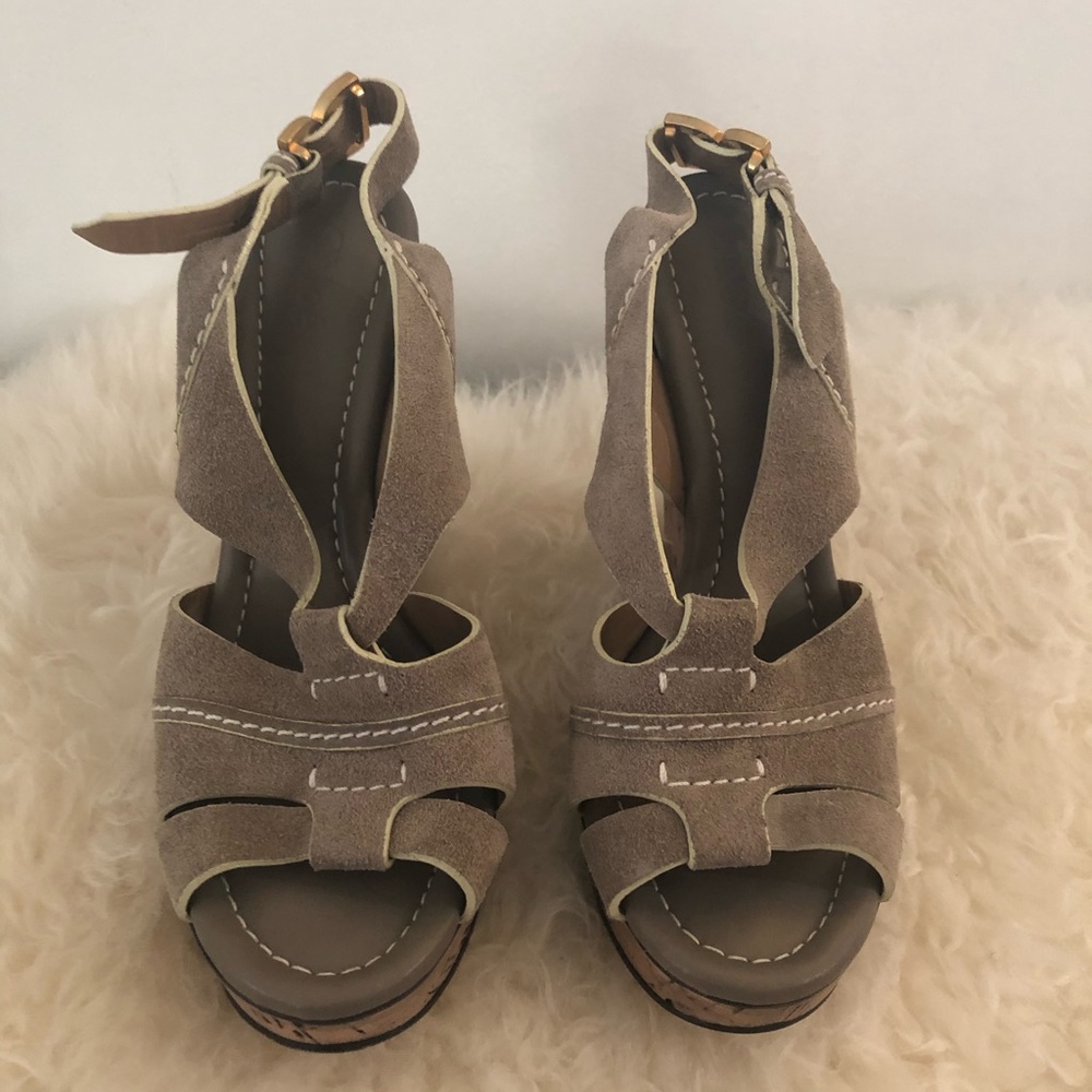 Chloe wedges